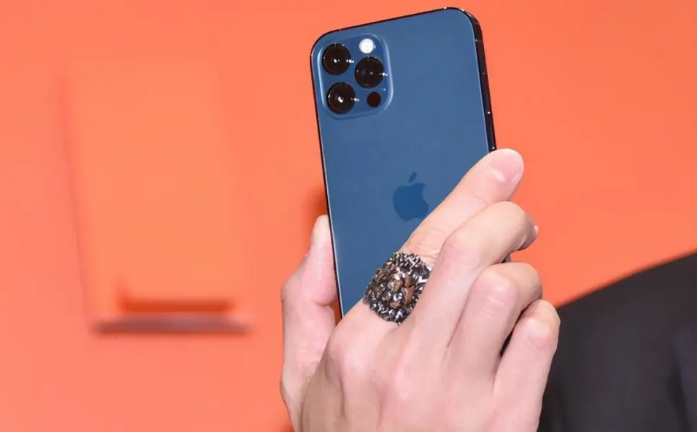 三台苹果手机维修分享iPhone12系列重启方法教程 